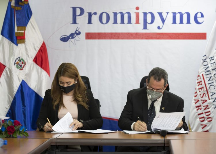 Promipyme y Prosoli firman acuerdo a favor de familias en condición vulnerable