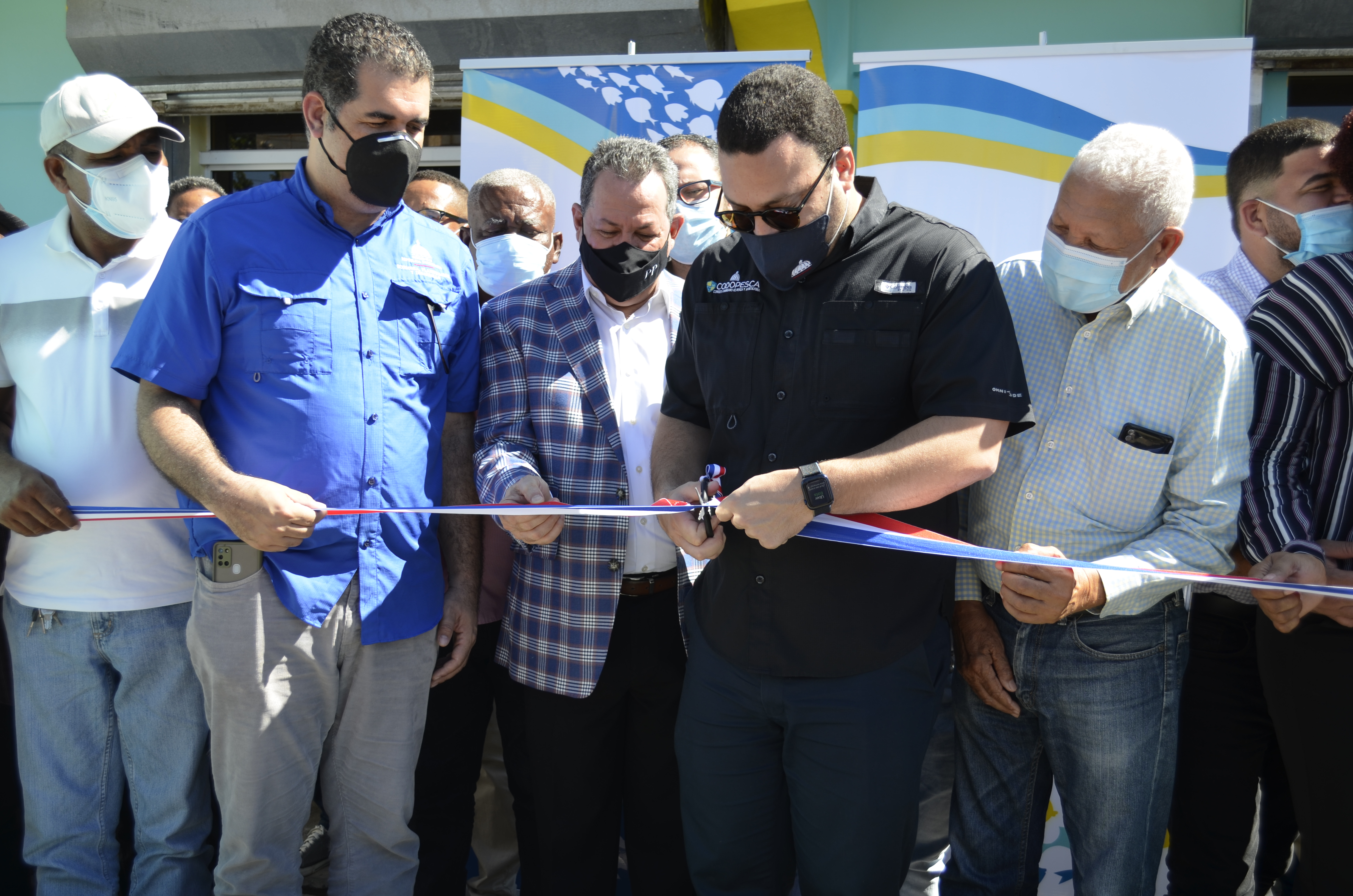 Director Promipyme ofrece apoyo pescadores Pedernales