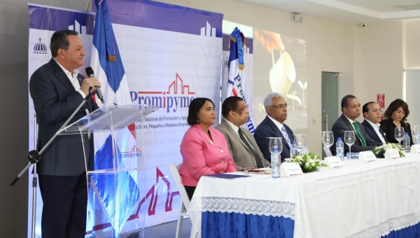 Porfirio Peralta preside Encuentro Nacional de Líderes Promipyme