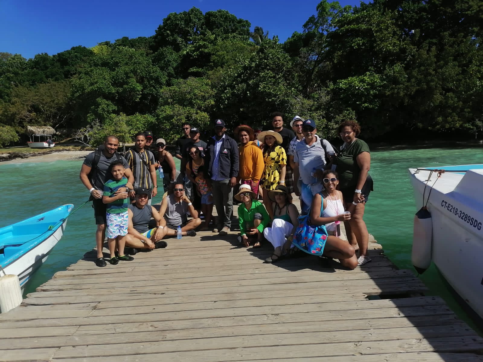 Personal Promipyme visita santuario Ballenas Jorobada en Samana.