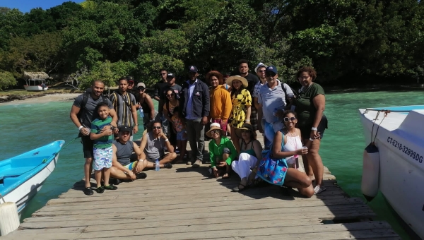 Personal Promipyme visita santuario Ballenas Jorobada en Samana.