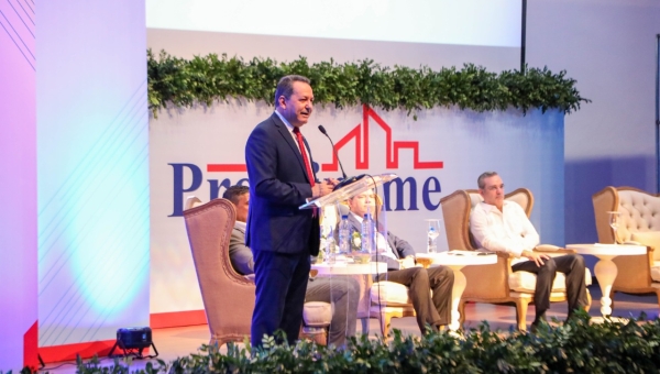 Presidente Abinader y Promipyme firman compromiso para fortalecer las Mipymes