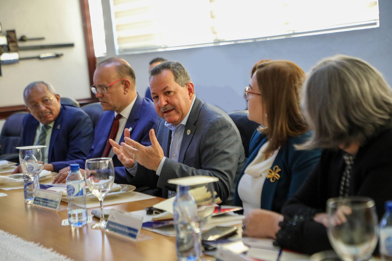 Director de Promipyme Participa en Reunión II Feria Innovación y Emprendurismo  en Proindustria