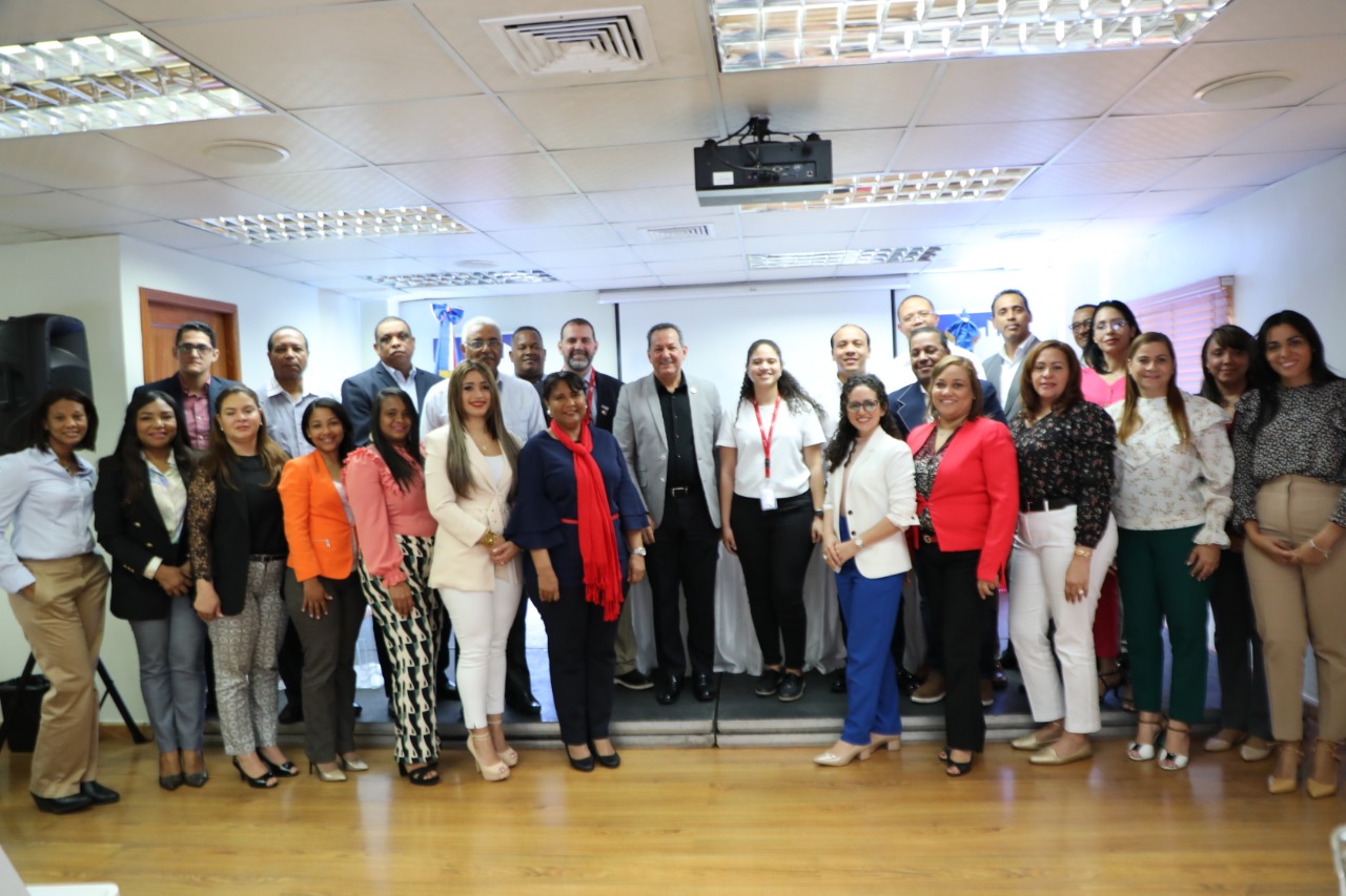 Team Maxwell: Promipyme realiza conferencia “Dominicana se Transforma”