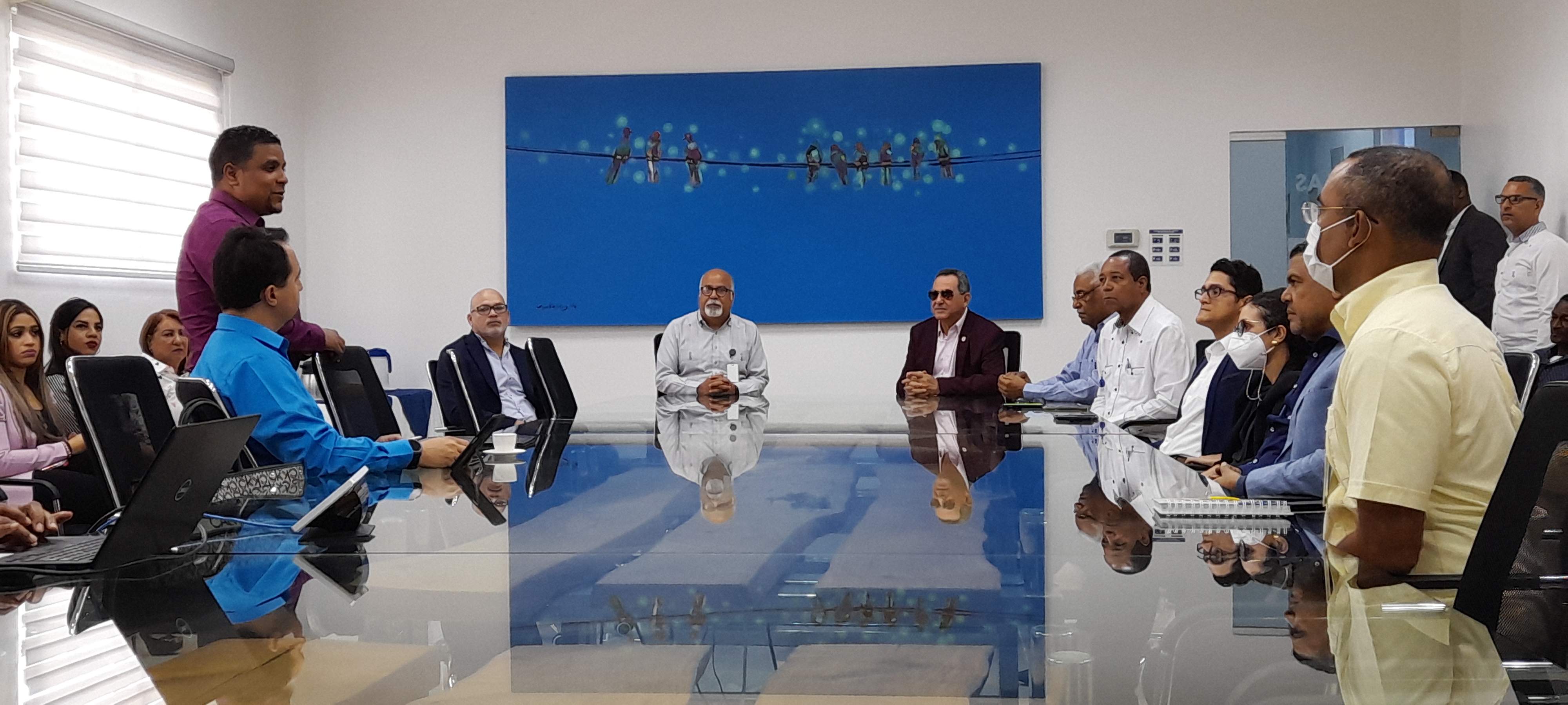 Porfirio Peralta y miembros Consejo Promipyme realizan visita a Politecnico Loyola.