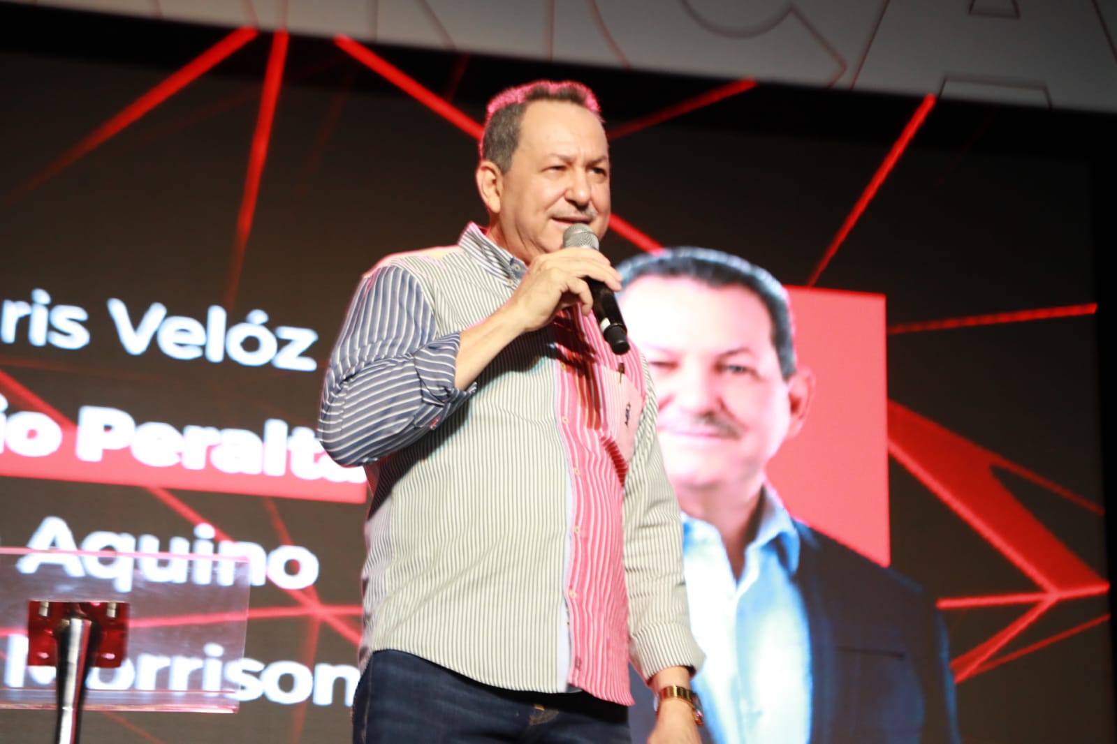 Porfirio Peralta dicta conferencia en Arranca 2023