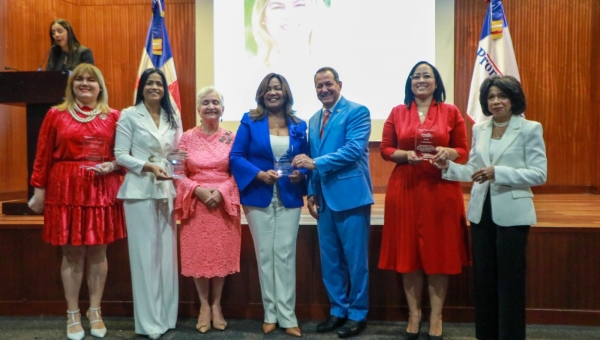 Promipyme participa premiación Mujeres Empoderadas.