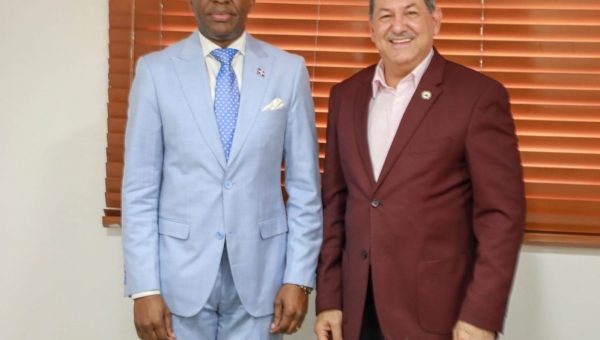 Director de Promipyme sostiene reunión de trabajo con viceministro de Mitur s