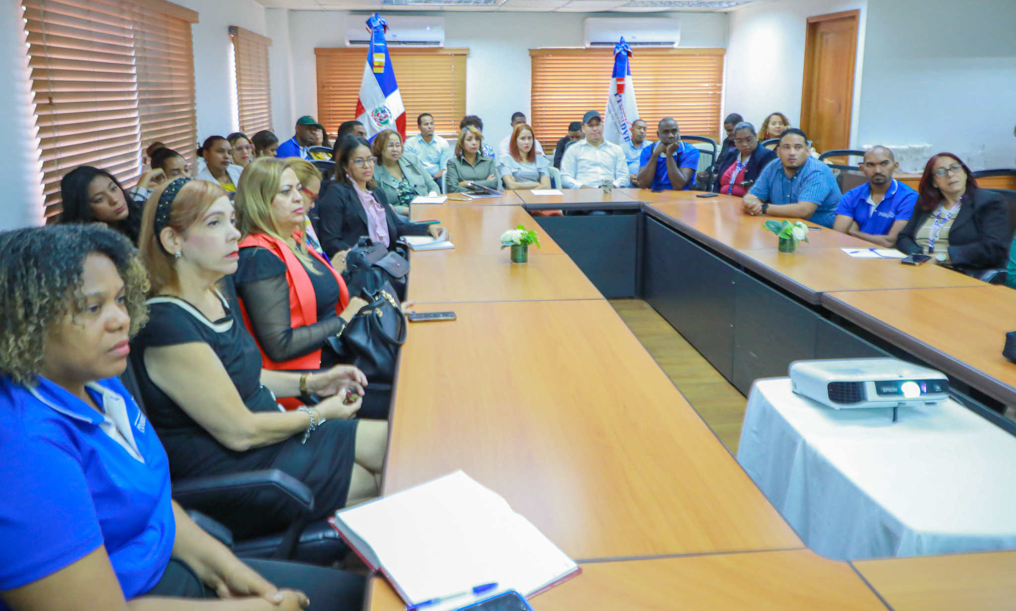 Colaboradores de Promipyme reciben taller sobre cobertura a cotizantes y familiares de Humano Seguros